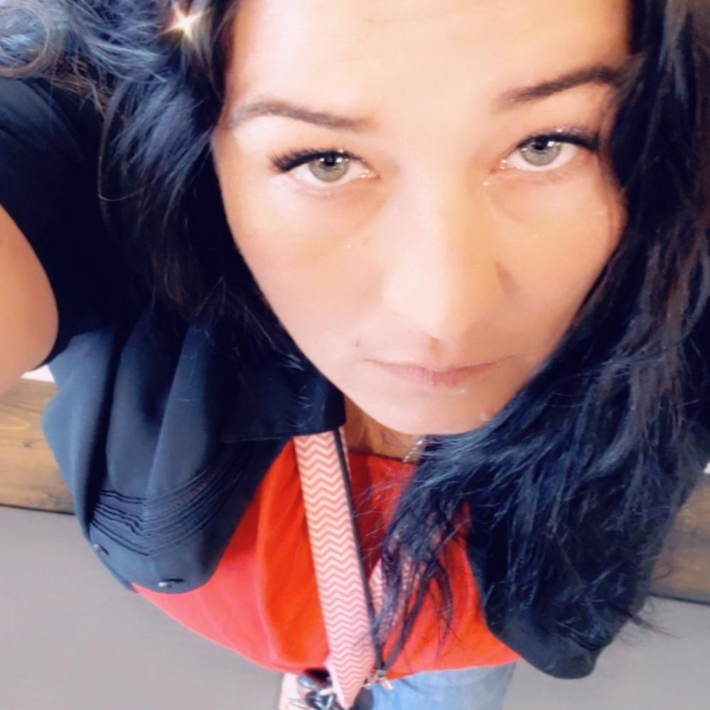 Meet your Posher, Crystal
